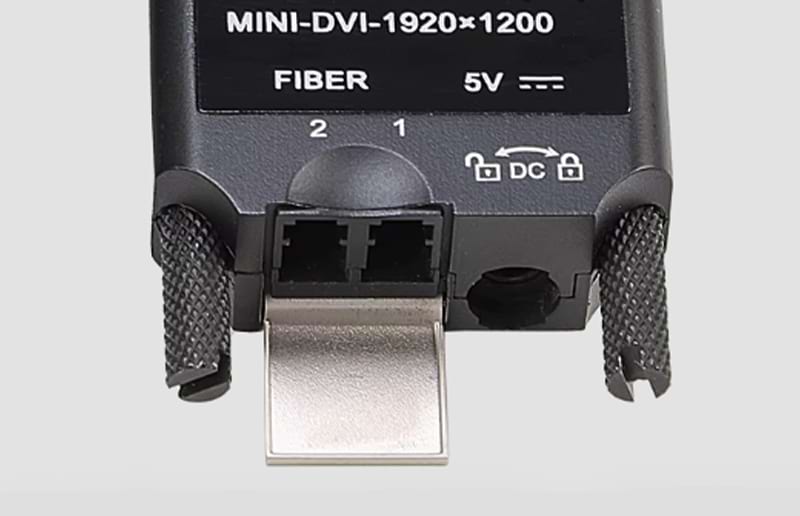 <span style="color:#333333;"><strong>Superior design-Fiber Optic Interface Dustproof</strong></span>